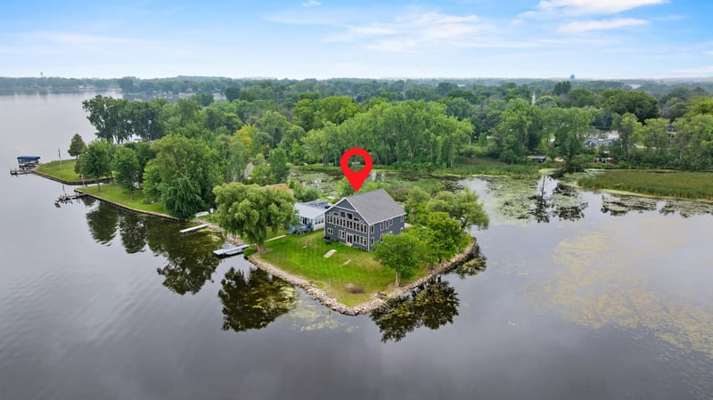6392 Lakeshore Rd, Winneconne, WI 54986
