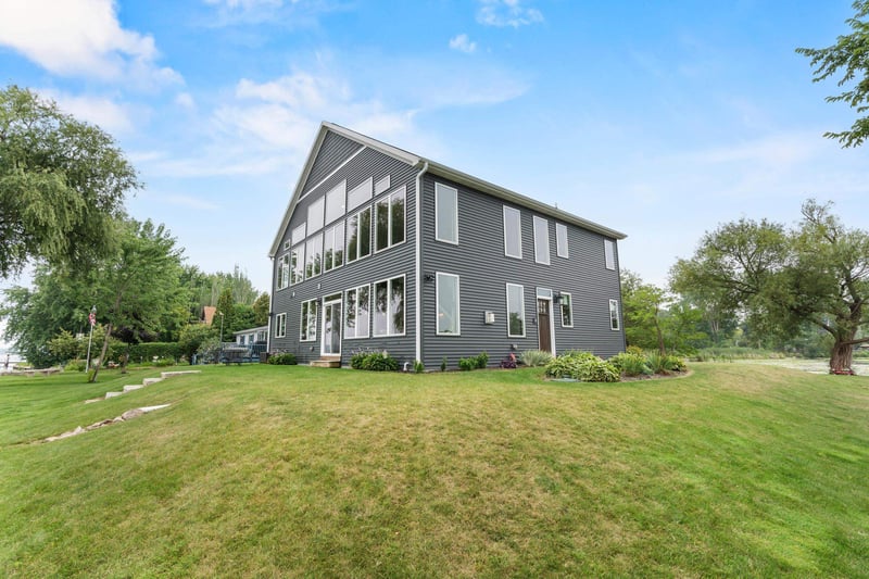 6392 Lakeshore Rd, Winneconne, WI 54986