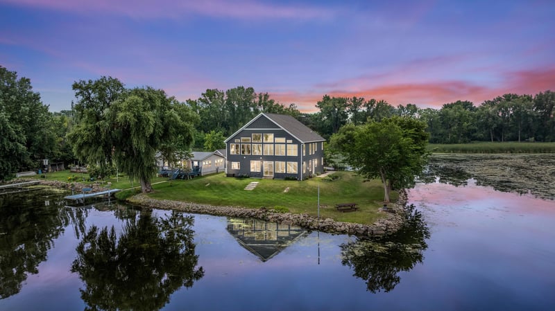 6392 Lakeshore Rd, Winneconne, WI 54986