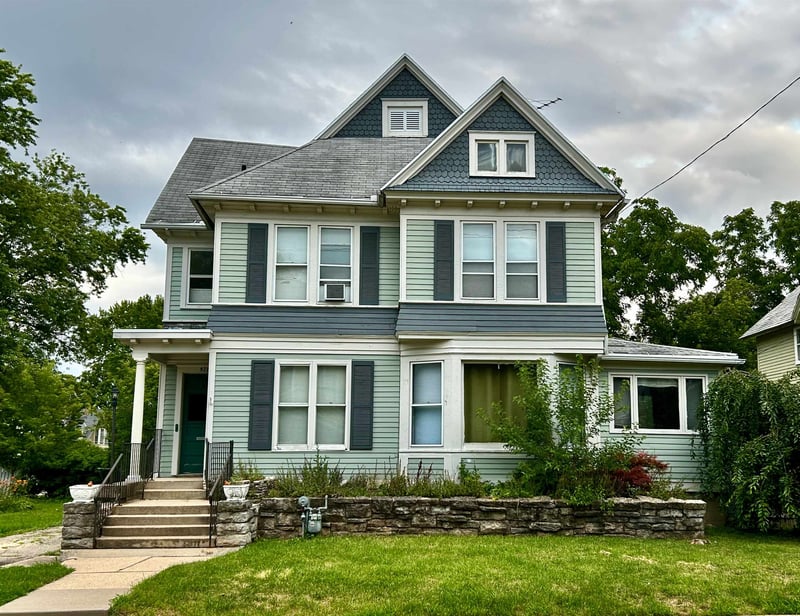 528 Mt Vernon St, Oshkosh, WI 54901