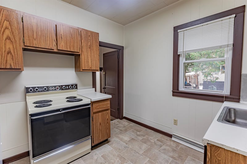 610 E Schurz St, Shawano, WI 54166