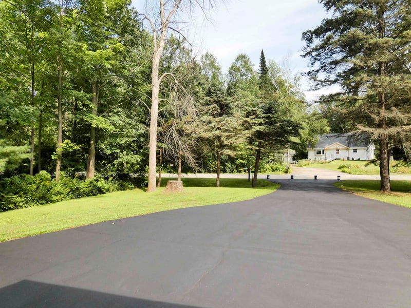 4347 Sandy Ln, Suamico, WI 54173