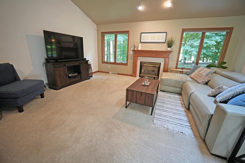 2077 Cormorant Ln, Suamico, WI 54313-4017