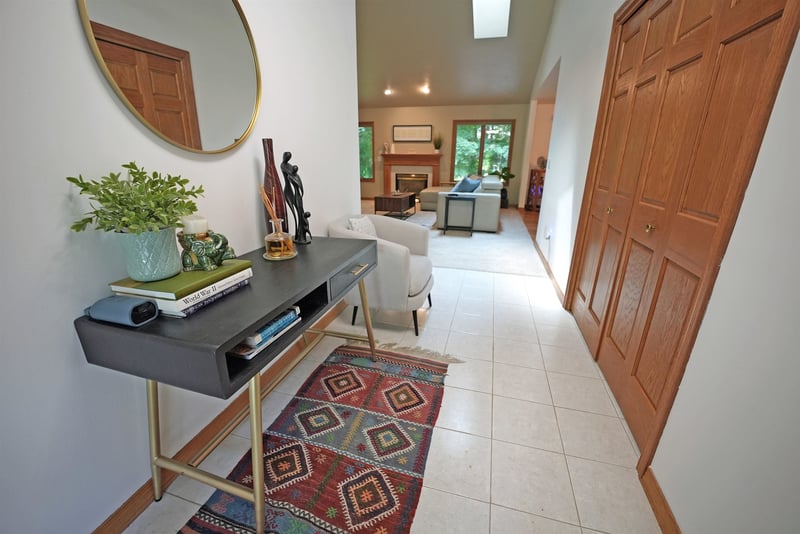 2077 Cormorant Ln, Suamico, WI 54313-4017