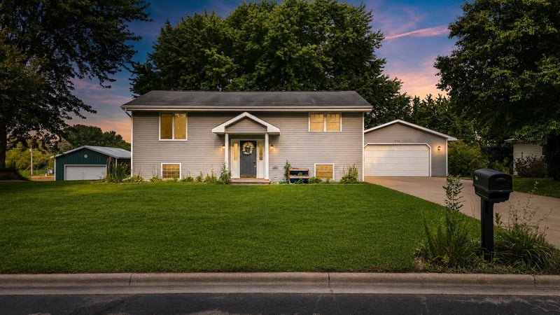 714 Giese St, Hortonville, WI 54944