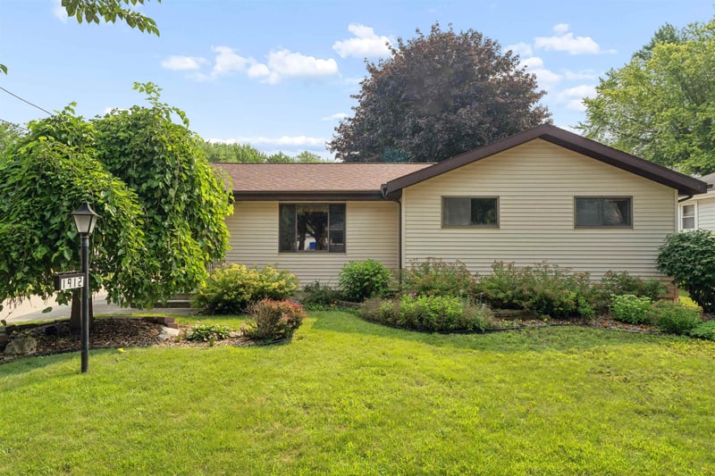 1912 S Walden Ave, Appleton, WI 54915