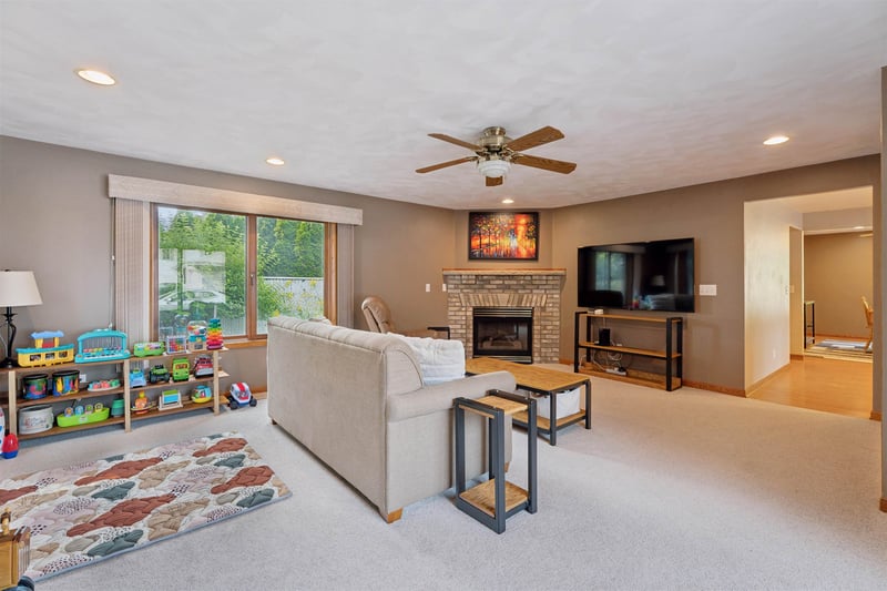 1912 S Walden Ave, Appleton, WI 54915