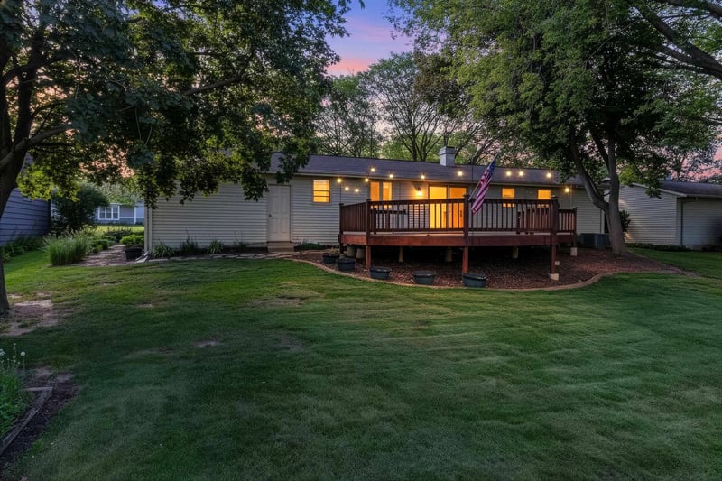 2766 Berken Ct, Green Bay, WI 54304-5402