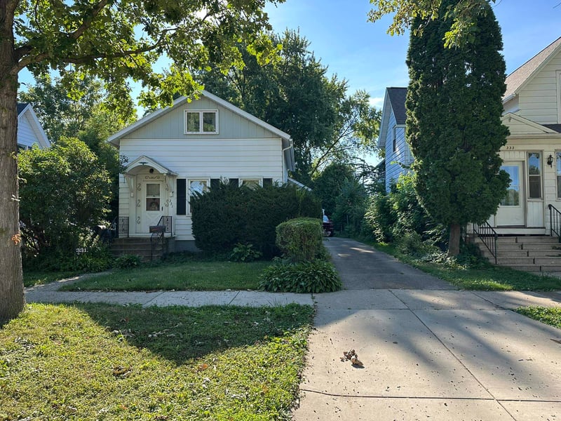 331 S Jackson St, Green Bay, WI 54301-3907