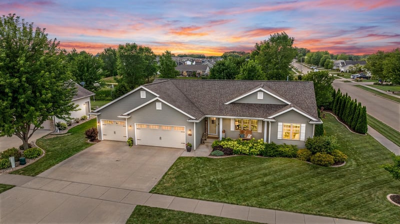 4301 Fieldcrest Dr, Kaukauna, WI 54130