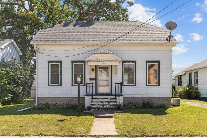541 Ceape Ave, Oshkosh, WI 54901
