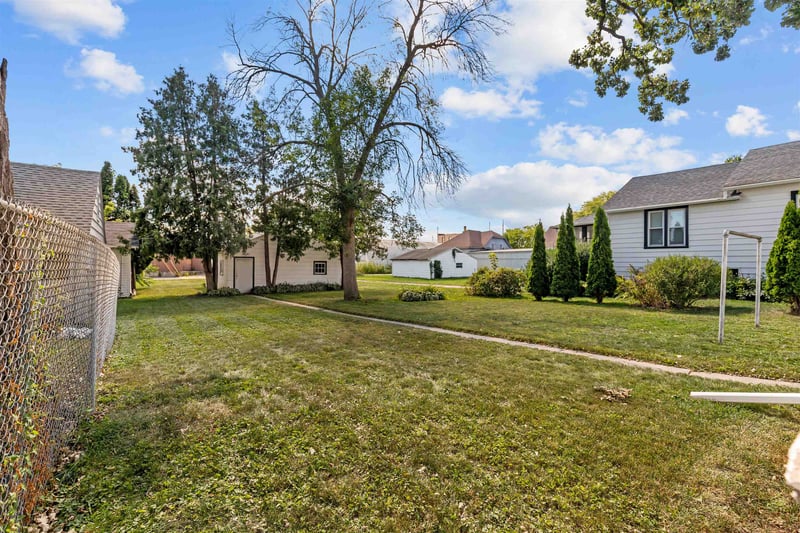 541 Ceape Ave, Oshkosh, WI 54901