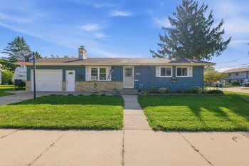 106 N Meadow St, Oshkosh, WI 54902