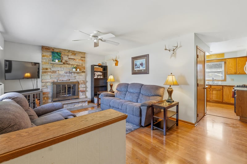 106 N Meadow St, Oshkosh, WI 54902
