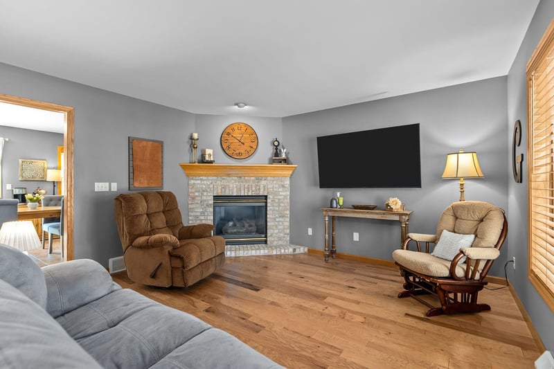 3023 E Greenleaf Dr, Appleton, WI 54913