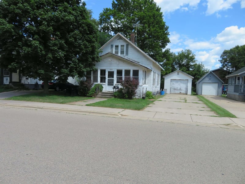324 S Washington St, Shawano, WI 54166-2756