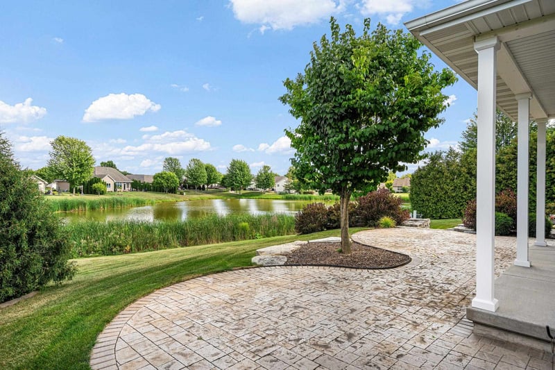647 Rusch Dr, Combined Locks, WI 54113-1426