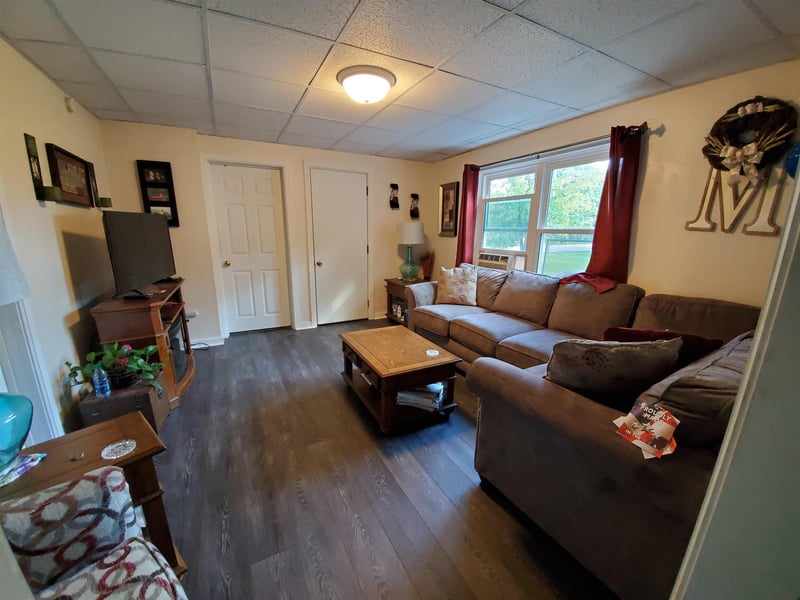 243 Park Ave, Oconto Falls, WI 54154-1624
