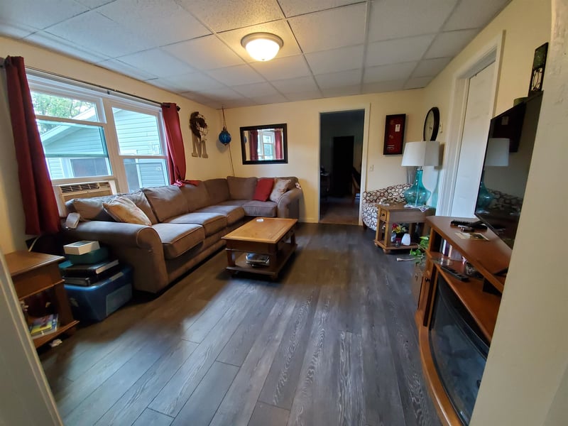 243 Park Ave, Oconto Falls, WI 54154-1624