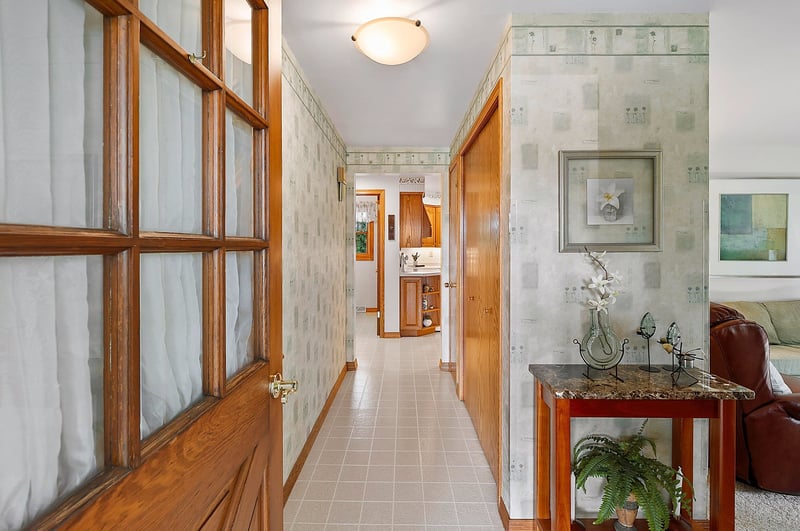 936 St Marys St, De Pere, WI 54115