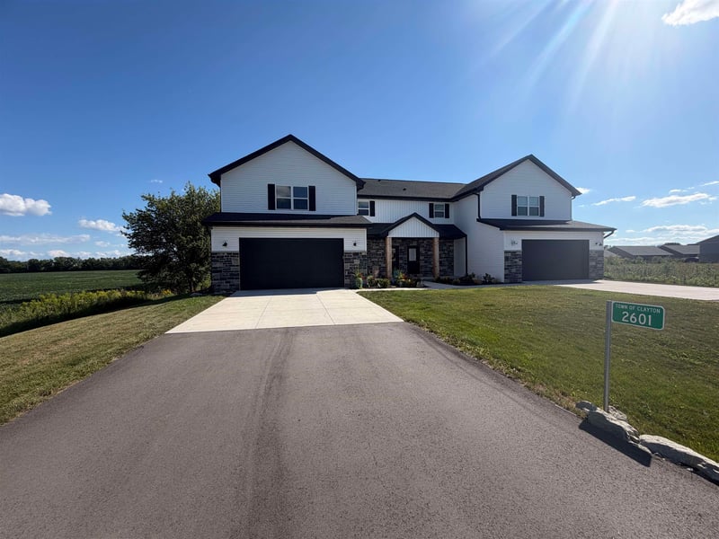 2601 St Thomas Ln, Neenah, WI 54956