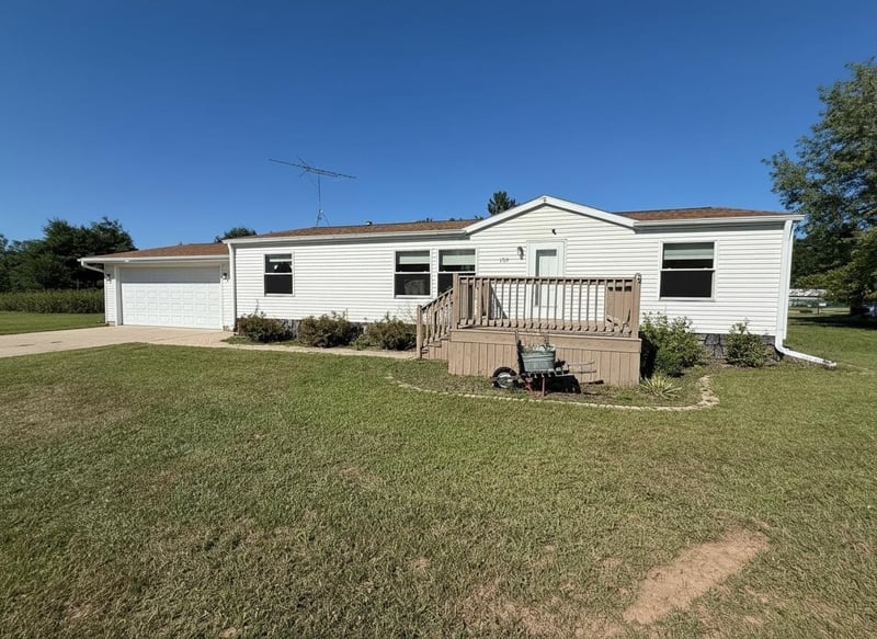 102 S Park St, Bowler, WI 54416-9747