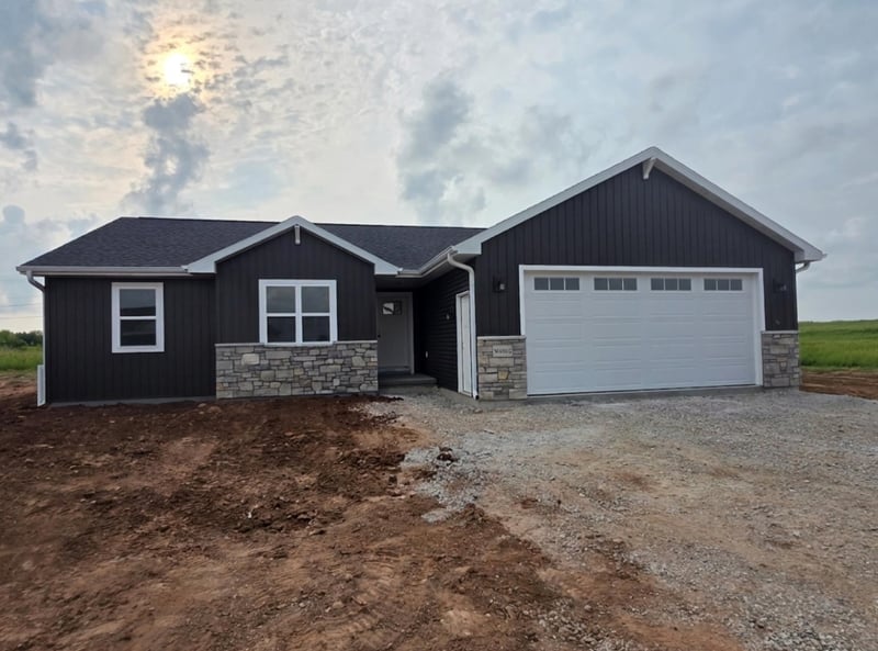 W6862 Mcallister Dr, Greenville, WI 54942