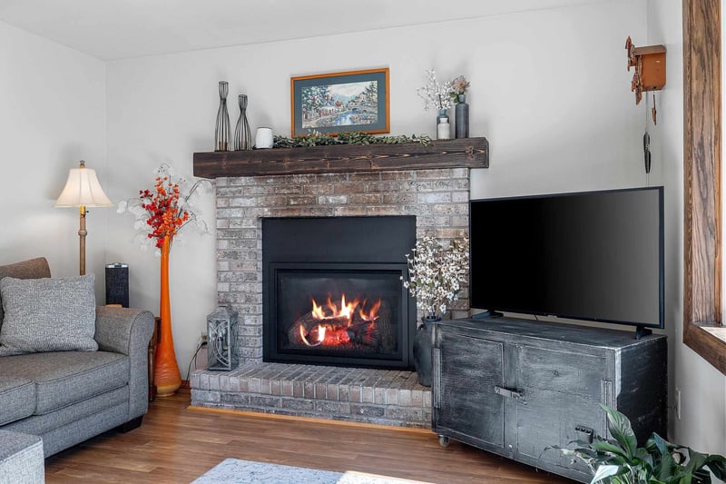 1016 Chantel St, Green Bay, WI 54304-2012