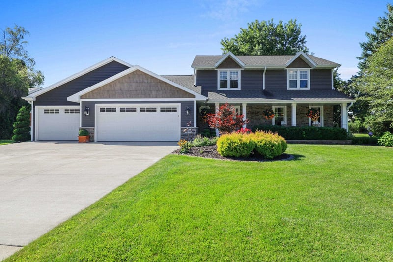 2850 Mayflower Rd, Green Bay, WI 54311