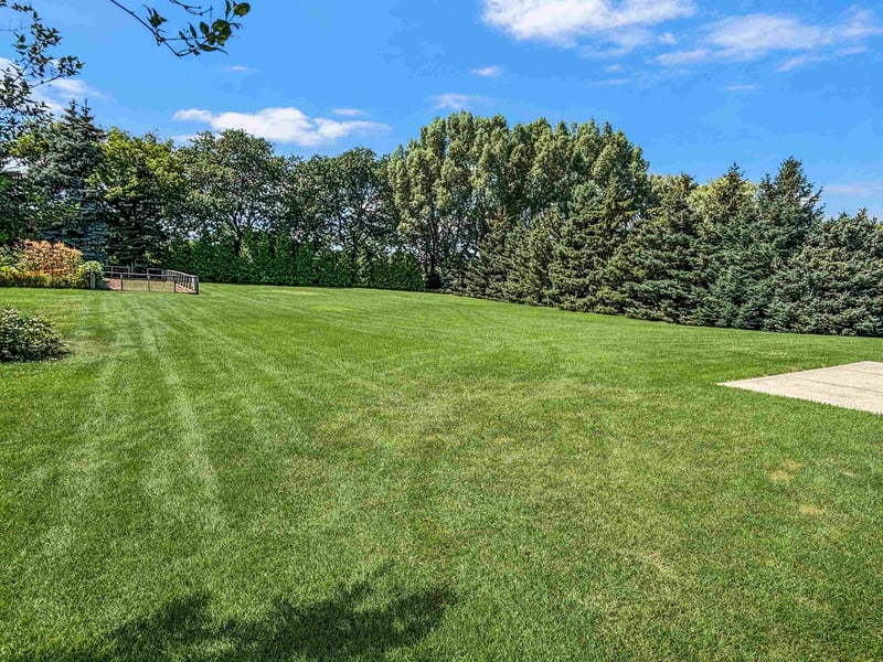 560 Superior Rd, Green Bay, WI 54311
