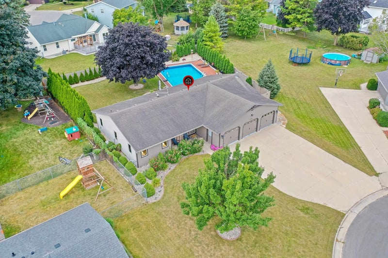 1061 Patrick Ct, Neenah, WI 54956