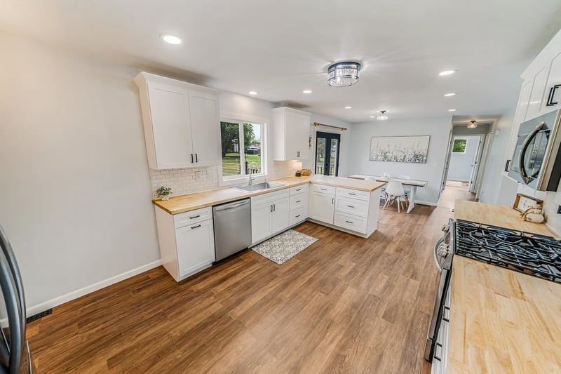 310 Lincoln Ave, Omro, WI 54963