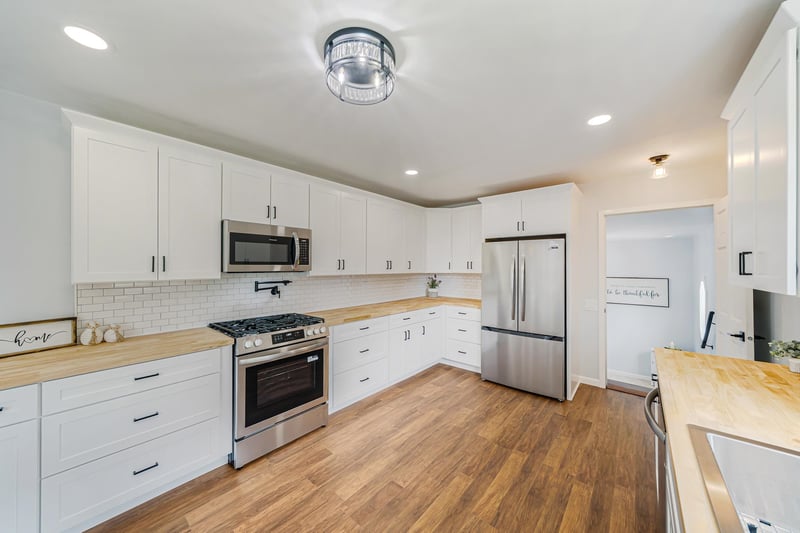 310 Lincoln Ave, Omro, WI 54963