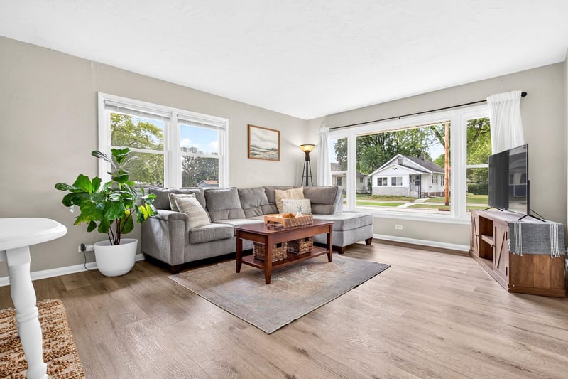 1028 Tyler Ave, Oshkosh, WI 54902-3465
