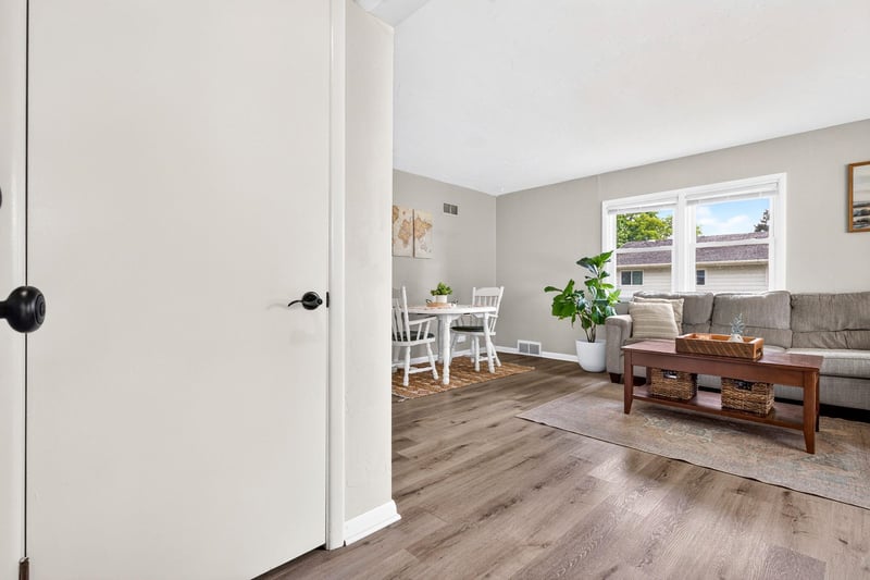 1028 Tyler Ave, Oshkosh, WI 54902-3465