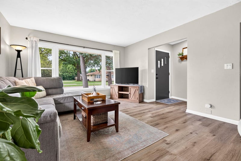 1028 Tyler Ave, Oshkosh, WI 54902-3465