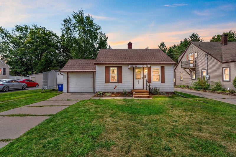 1359 Western Ave, Green Bay, WI 54303