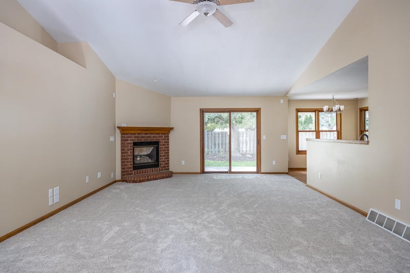 339 Windingbrook Dr, Oshkosh, WI 54904-7883
