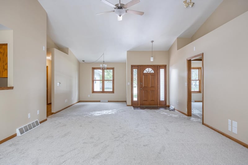 339 Windingbrook Dr, Oshkosh, WI 54904-7883