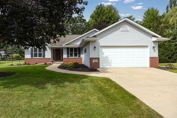 339 Windingbrook Dr, Oshkosh, WI 54904-7883
