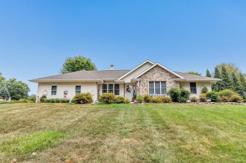 1159 Inlet Dr, Suamico, WI 54173