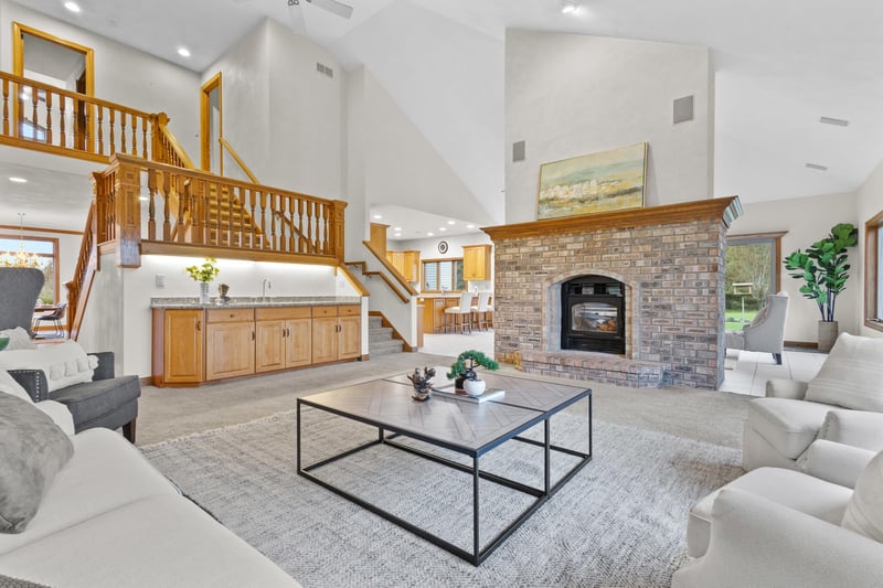 W7828 Hillview Rd, Hortonville, WI 54944
