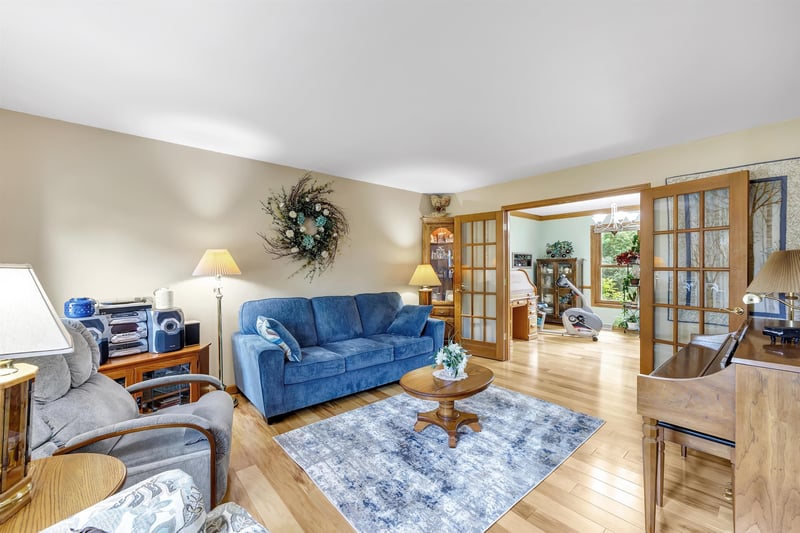 3097 Mercedes Dr, Green Bay, WI 54313