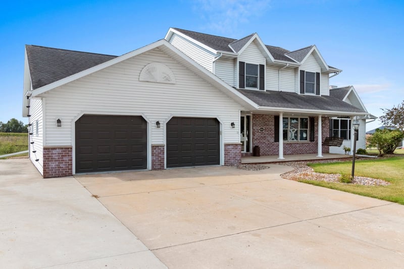 2820 Blue Spruce Dr, Green Bay, WI 54311-4509