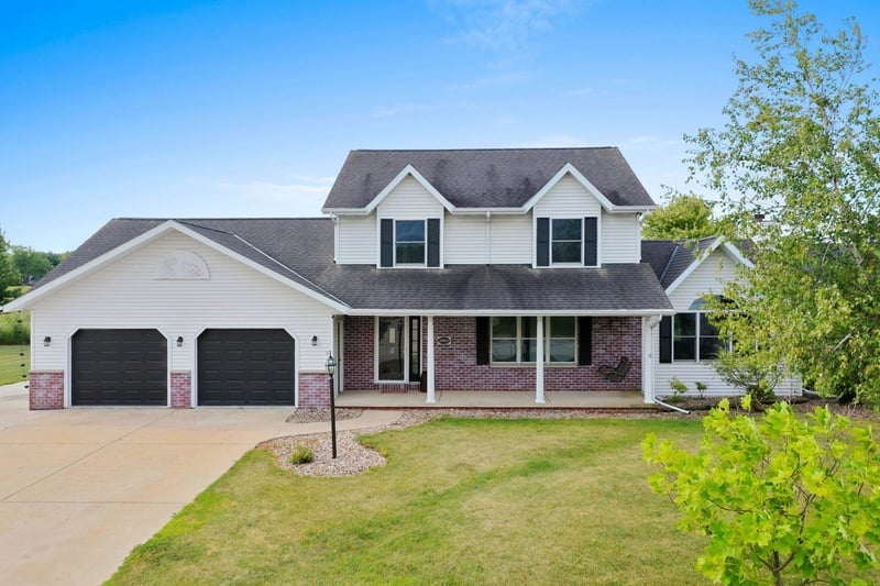 2820 Blue Spruce Dr, Green Bay, WI 54311-4509