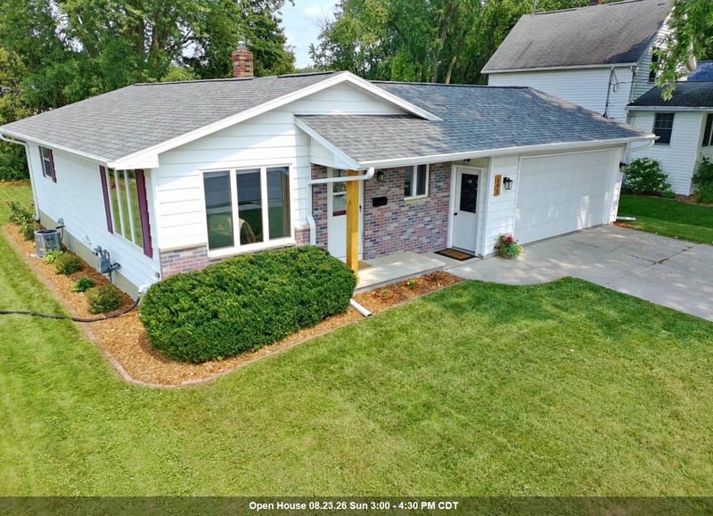 141 Robbins St, Seymour, WI 54165