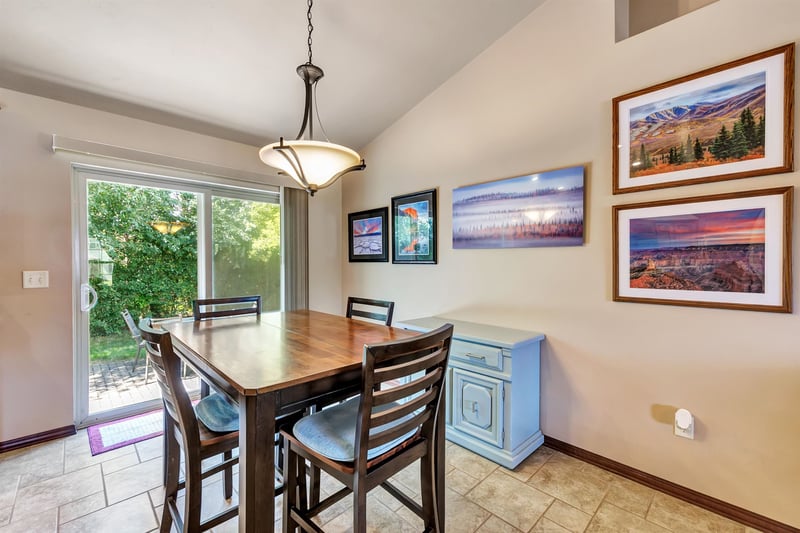 1927 Cross Creek Cir, De Pere, WI 54115-7424
