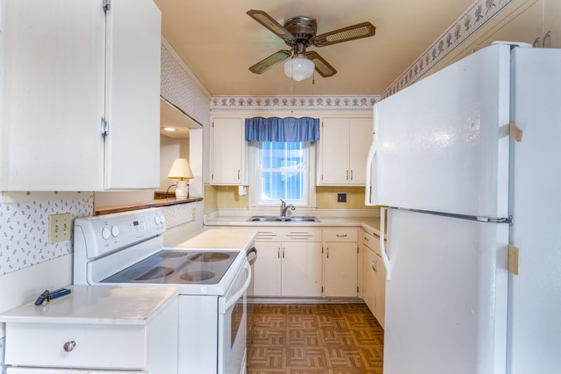 614 N Superior St, Appleton, WI 54911