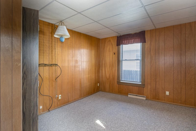 614 N Superior St, Appleton, WI 54911