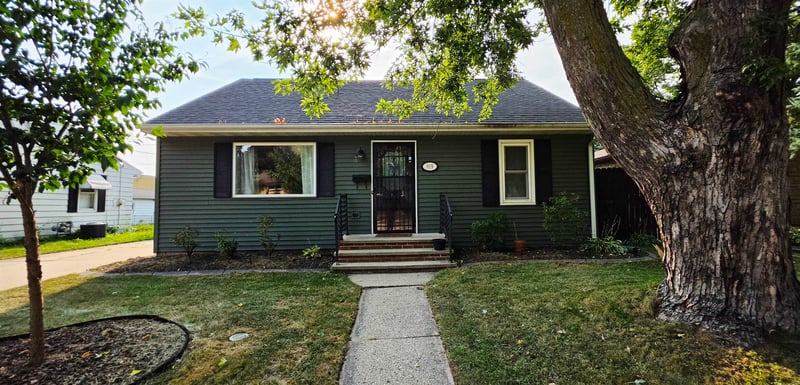 919 N Sharon St, Appleton, WI 54914